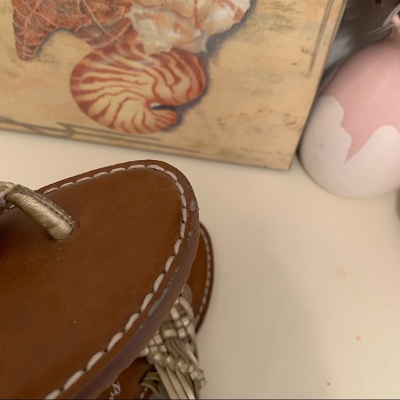 American Eagle 🦅 gold flat sandals NWOT - Picture 6 of 7